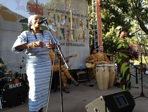 San Diego Zoo Safari Park show, Nomsa+Akayaah