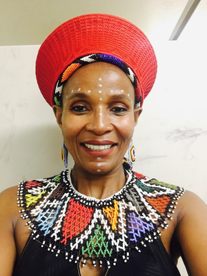 San Diego Zoo - Nomsa preparing for the show